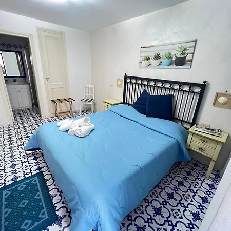 בית הארחה Civico13 3*